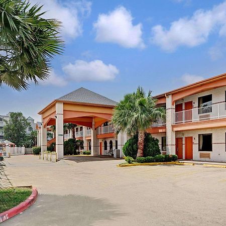 Super 8 By Wyndham Galveston Hotel Eksteriør billede