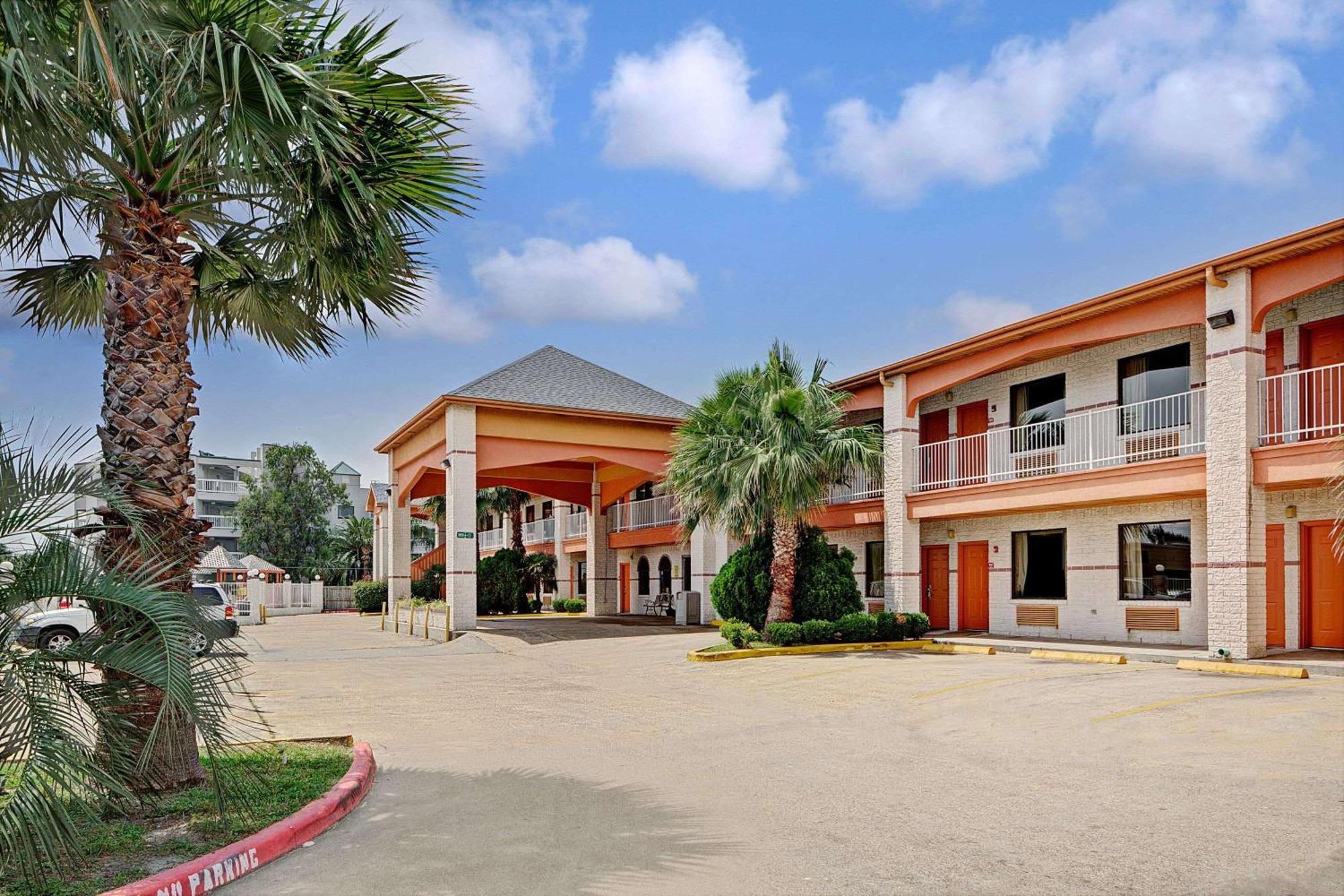 Super 8 By Wyndham Galveston Hotel Eksteriør billede