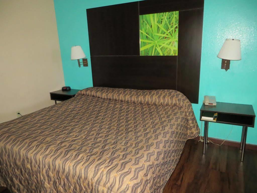Super 8 By Wyndham Galveston Hotel Eksteriør billede